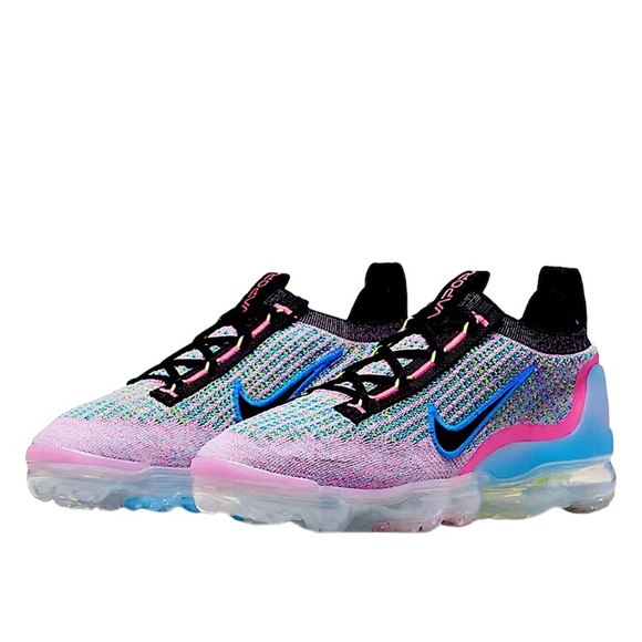 NEW Nike Vapormax flyknit sneakers - Picture 2 of 11